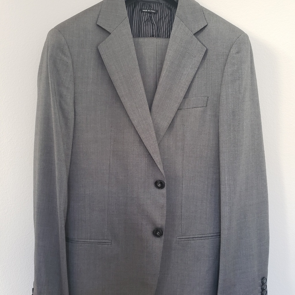 NEW  GIORGIO ARMANI SUIT 44R BOUGHT IN MILAN , IT